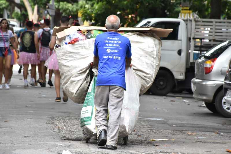 Read more about the article Catadores de materiais recicláveis são protagonistas para a sustentabilidade do Carnaval 2023